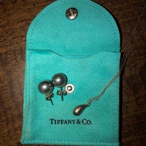 Tiffany & co teardrop pendant and earrings